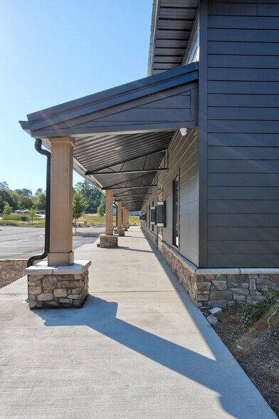 More Photos Of 120 Brookside Pky, Lexington Medical For Lease