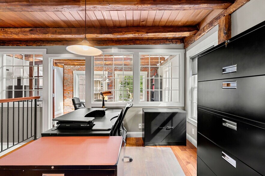 More Photos Of 8 Essex St, Salem Office For Sale