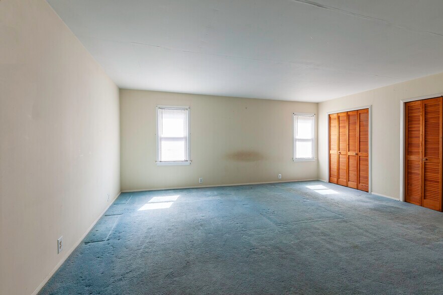 More Photos Of 30 Cooper Ave, Marlton Freestanding For Sale