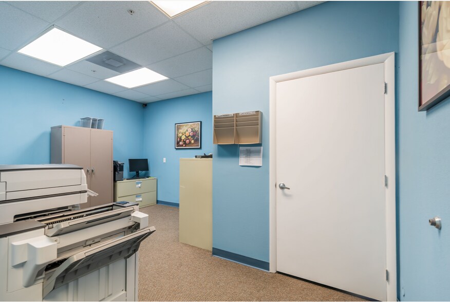 More Photos Of 1741-1759 N University Dr, Pembroke Pines Storefront Retail Office For Sale