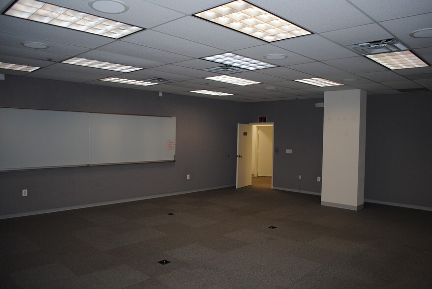 More Photos Of 1115 Garrisonville Rd, Stafford Office For Lease