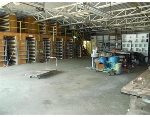 More Photos Of 188 Duluth St, Fall River Light Distribution For Sale