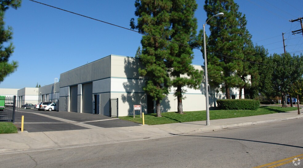 More Photos Of 21700-21730 Nordhoff St, Chatsworth Warehouse For Lease
