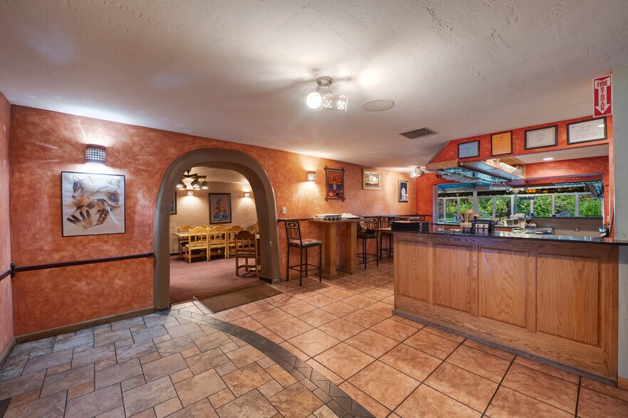 More Photos Of 8032 4th St NW, Albuquerque Restaurant For Sale