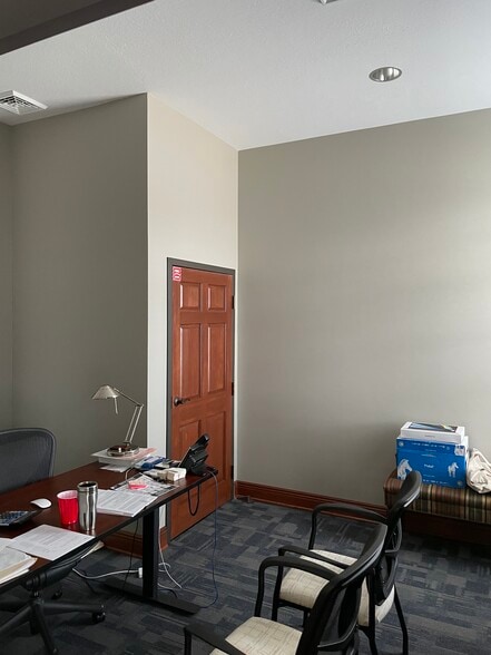 More Photos Of 3745 Medina Rd, Medina Office For Lease