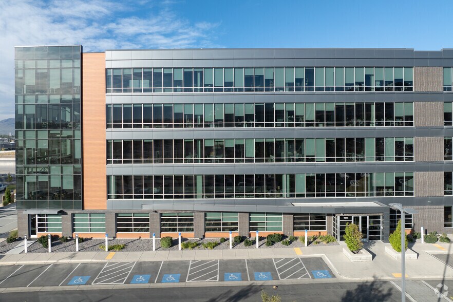 More Photos Of 1650 W Digital Dr, Lehi Office For Lease