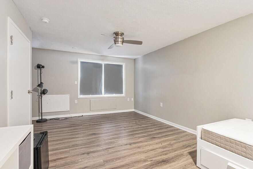 More Photos Of 56968 Dailey Rd, Dowagiac Shelter For Sale