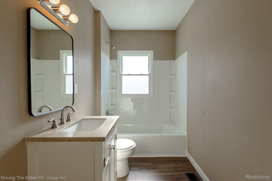 More Photos Of 230 Almyra Ave, Monroe Apartments For Sale