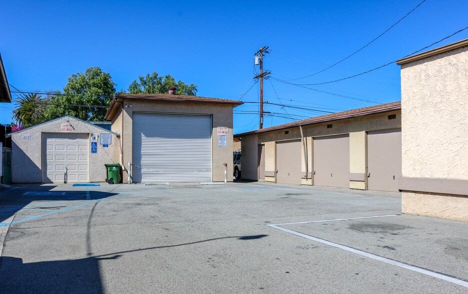 More Photos Of 1725-1733 Pacific Coast Hwy, Lomita Storefront For Lease