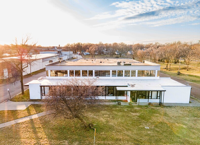 More Photos Of 201 N Missouri Ave, Sedalia Manufacturing For Sale