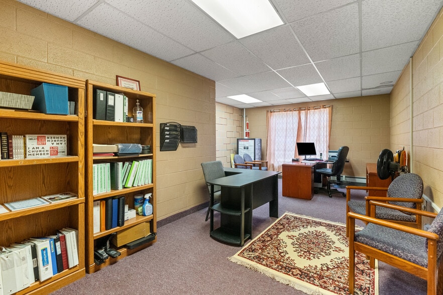 More Photos Of 6202 Dupont St, Flint Religious Facility For Sale