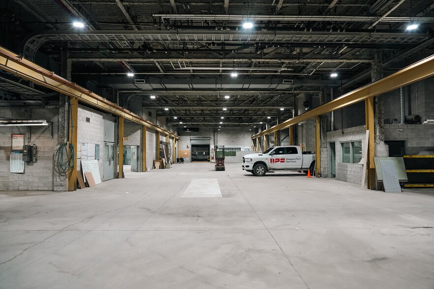 More Photos Of 3363 Davis Rd, Thorold Warehouse For Lease