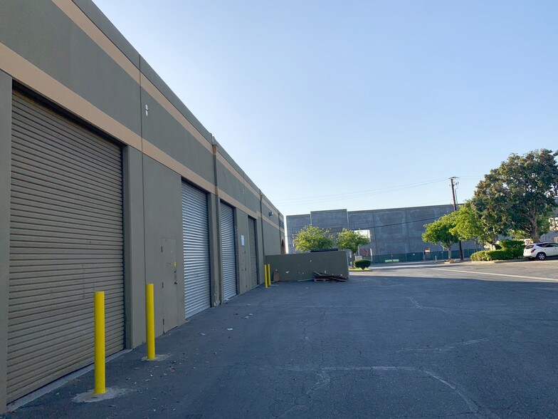 More Photos Of 5102-5108 Azusa Canyon Rd, Irwindale Unknown For Lease