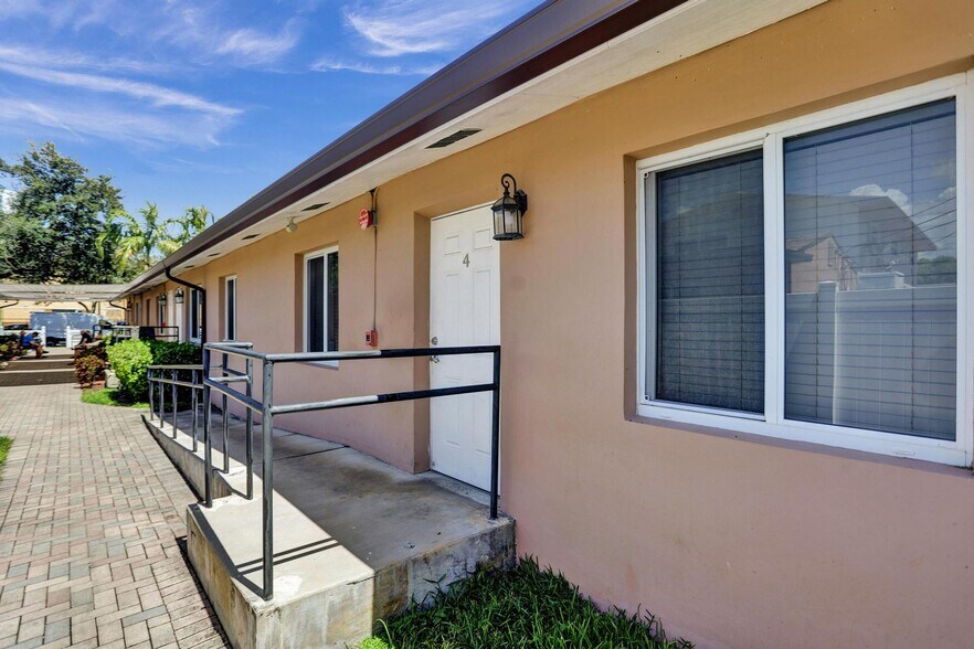 More Photos Of 1722 Madison St, Hollywood Assisted Living For Sale