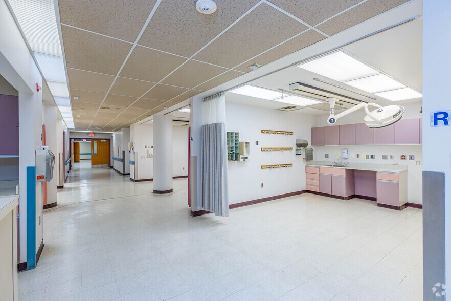 More Photos Of 651 Fourth Ave, New Kensington Hospital For Sale