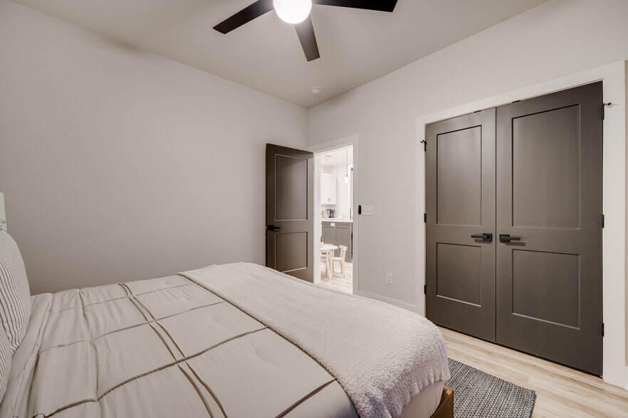 More Photos Of 215 Wayward Winds Rd, Hot Springs National Park Apartments For Sale