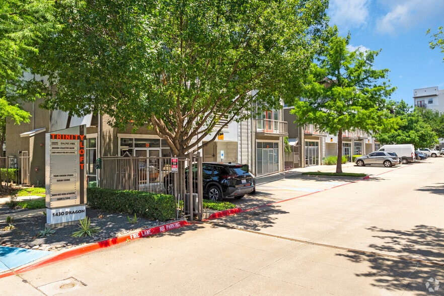 More Photos Of 1403 Slocum St, Dallas Apartments For Lease