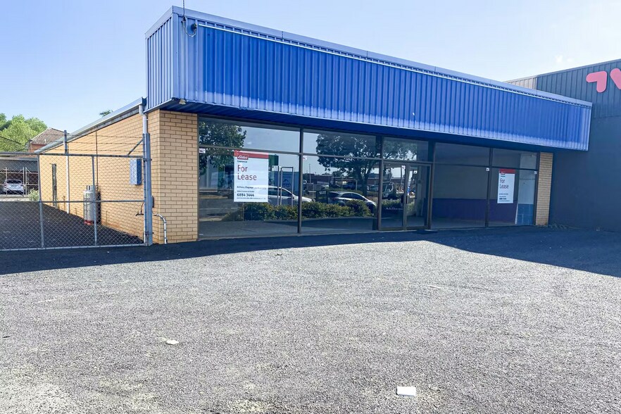 Primary Photo Of 98 Erskine St, Dubbo Showroom For Lease