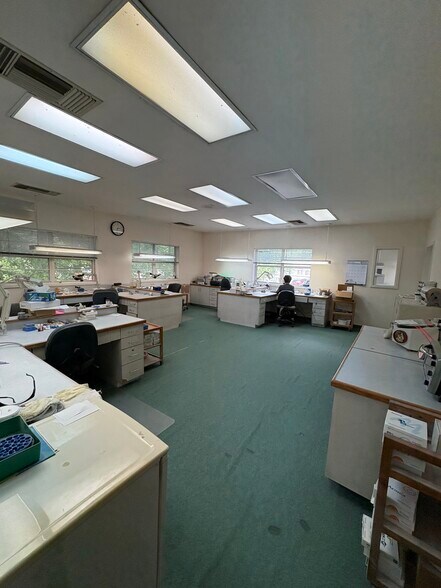 More Photos Of 100 SE Dogwood Dr, Marietta Office For Sale