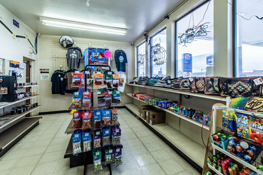 More Photos Of 404 Navajo Blvd, Holbrook Service Station For Sale