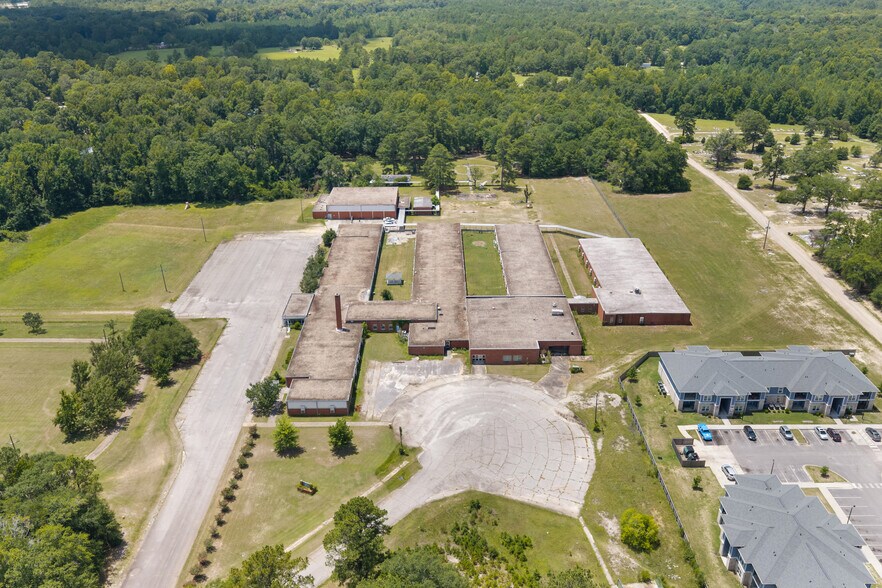 More Photos Of 220 Landrum Dr, Millen Schools For Sale