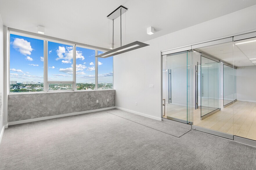 More Photos Of 2455 E Sunrise Blvd, Fort Lauderdale Loft Creative Space For Lease