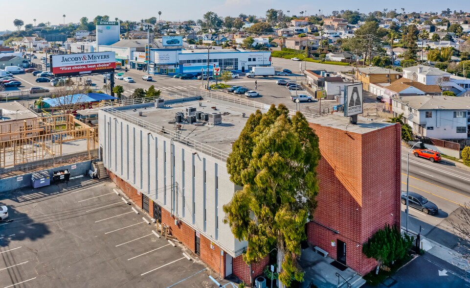 More Photos Of 4314 W Slauson Ave, Los Angeles Medical For Lease