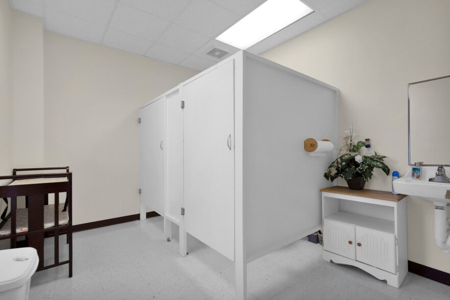 More Photos Of 3460 Big Piney Grove Rd, Clinton Specialty For Sale