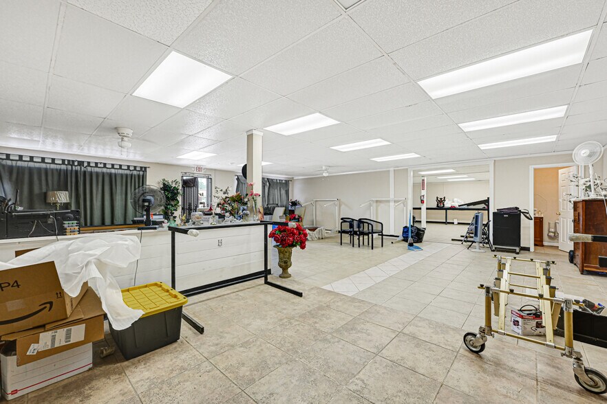 More Photos Of 8502 C E King Pky, Houston Apartments For Sale