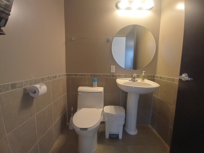 More Photos Of 300 Terry Fox Dr, Ottawa Office For Sale