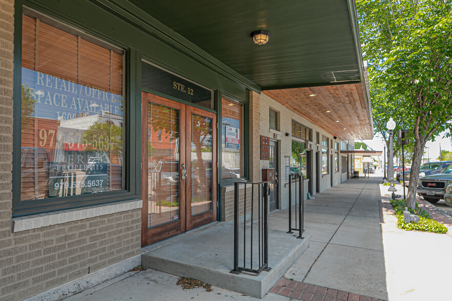 Primary Photo Of 208 N Bryan Ave, Bryan Office Residential For Lease