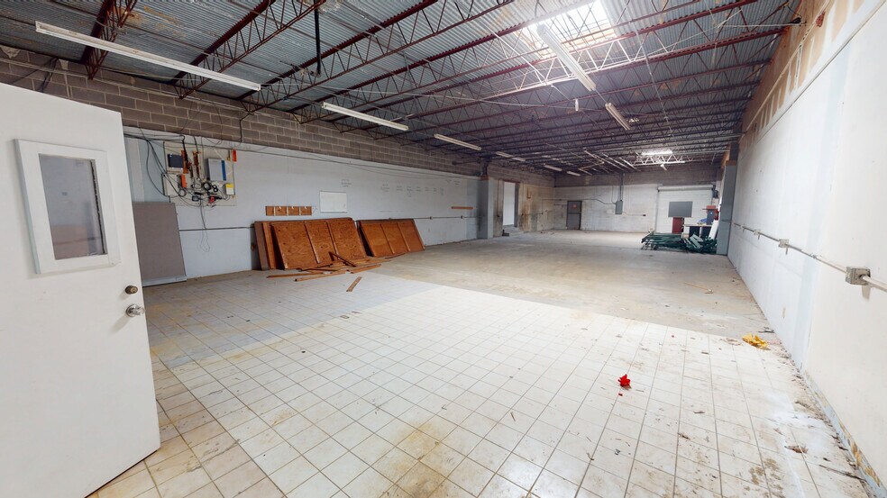 More Photos Of 11719-11729 Warfield St, San Antonio Service For Lease