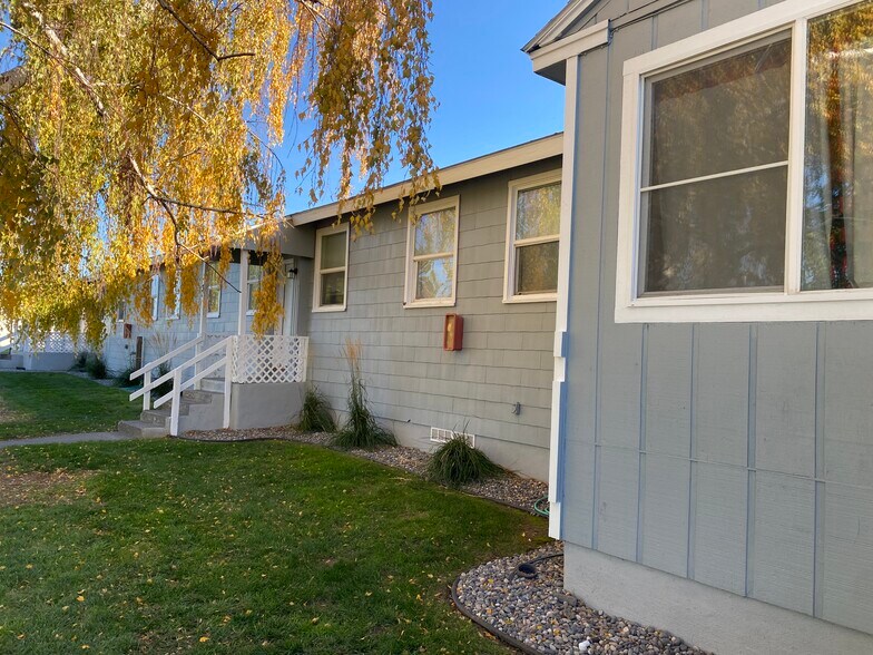 More Photos Of 204 SE 12th St, College Place Apartments For Sale