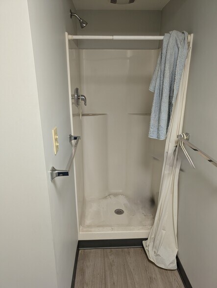 More Photos Of 4085 Pepperell Way, Dublin Distribution For Sale