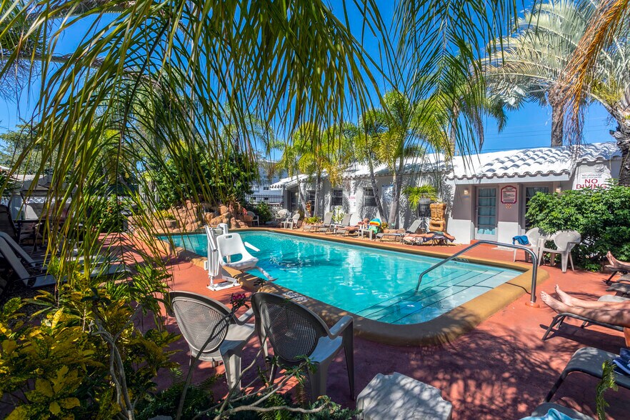 More Photos Of 1411 S Federal Hwy, Hollywood Hotel For Sale