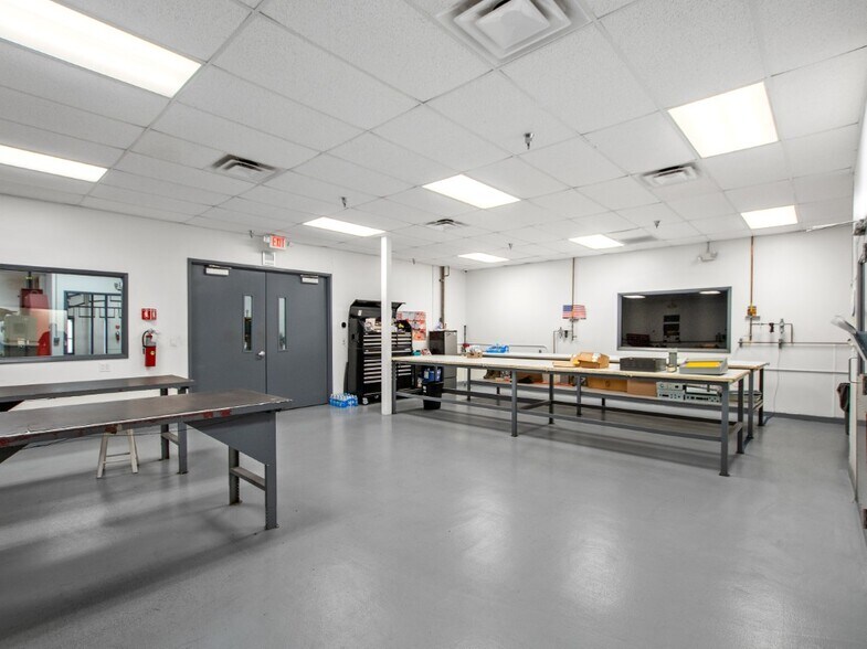 More Photos Of 2400 S Roosevelt St, Tempe Warehouse For Sale