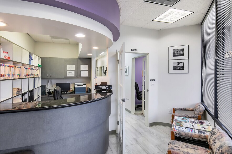 More Photos Of 37 Creek Rd, Irvine Medical For Lease