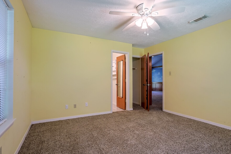 More Photos Of 211 Brantley Ln, Magnolia Apartments For Sale