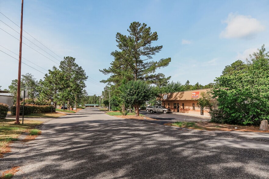 More Photos Of 173 Davis St, Southern Pines Flex For Lease