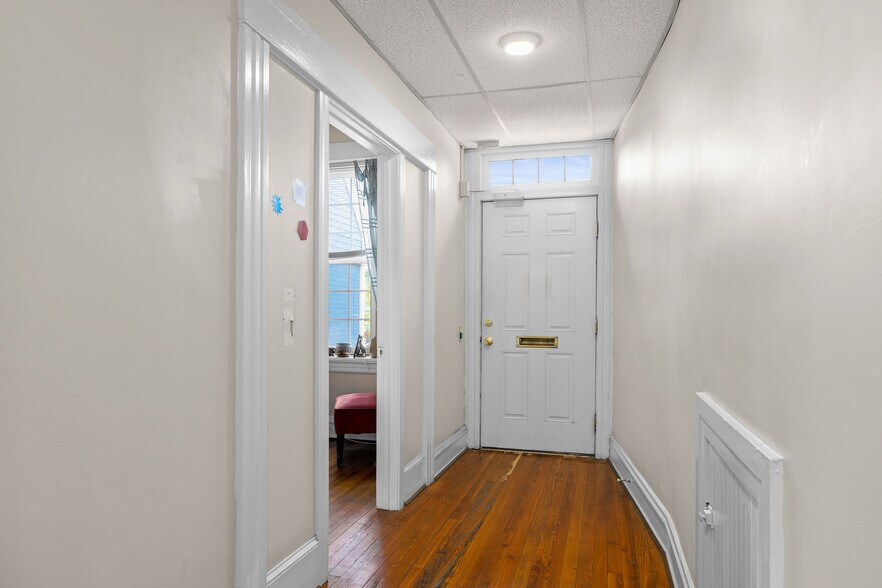 More Photos Of 1312 W Main St, Richmond Office For Lease