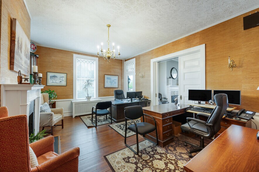 More Photos Of 2525 Rivermont Ave, Lynchburg Office For Sale