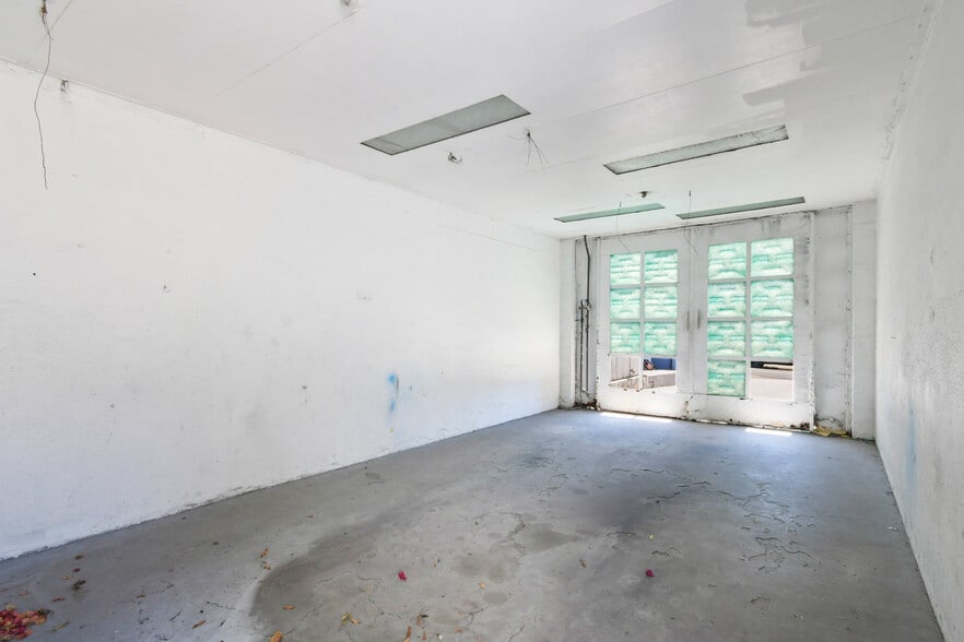 More Photos Of 3814 Acacia St, San Diego Auto Repair For Sale