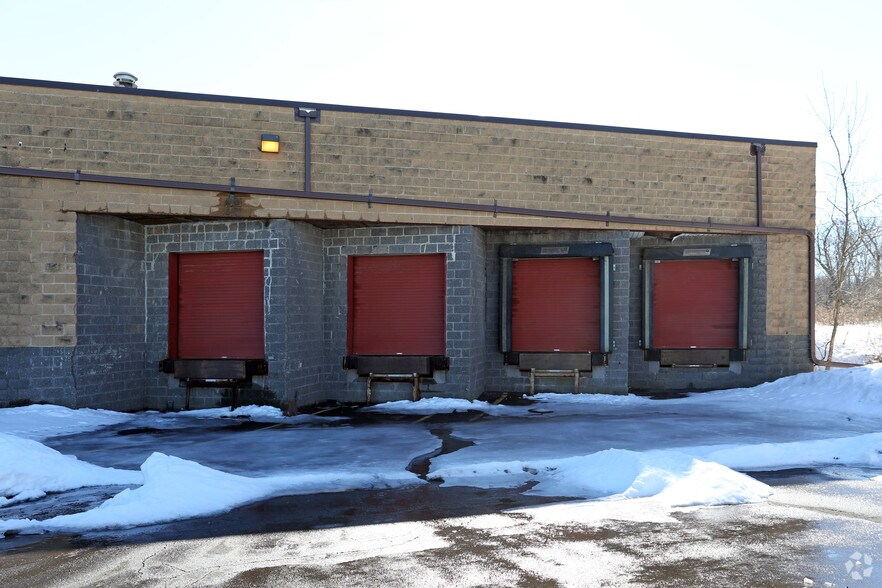 More Photos Of 300 Enterprise Ln, Colmar Warehouse For Lease