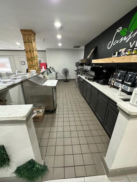 More Photos Of 1202 Lockwood Dr, Houston Restaurant For Sale