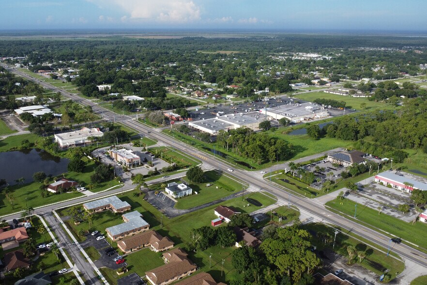More Photos Of 1312 15th St N, Immokalee Office For Sale