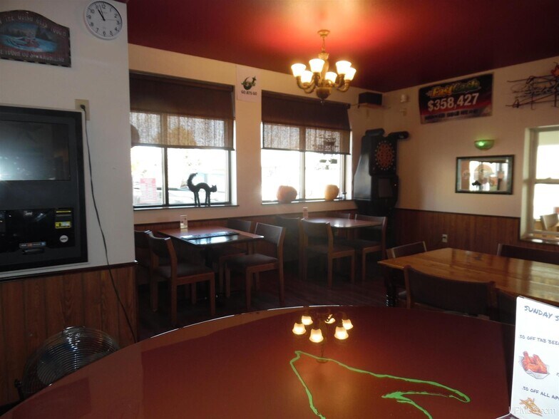 More Photos Of 31 Trimountain Ave, South Range Bar For Sale