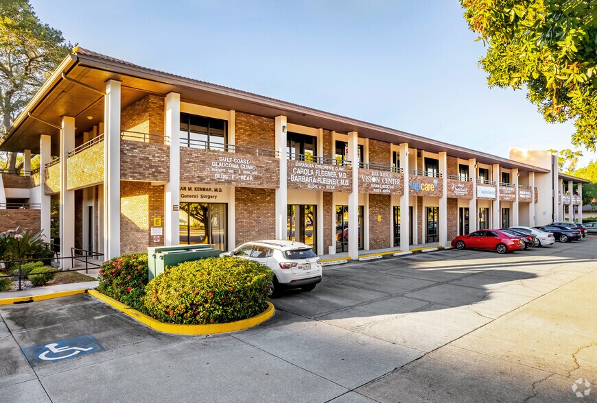 More Photos Of 3920 Bee Ridge Rd, Sarasota Medical For Lease