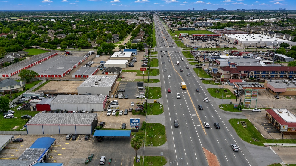 More Photos Of 7850 Highway 6 S, Houston Freestanding For Lease