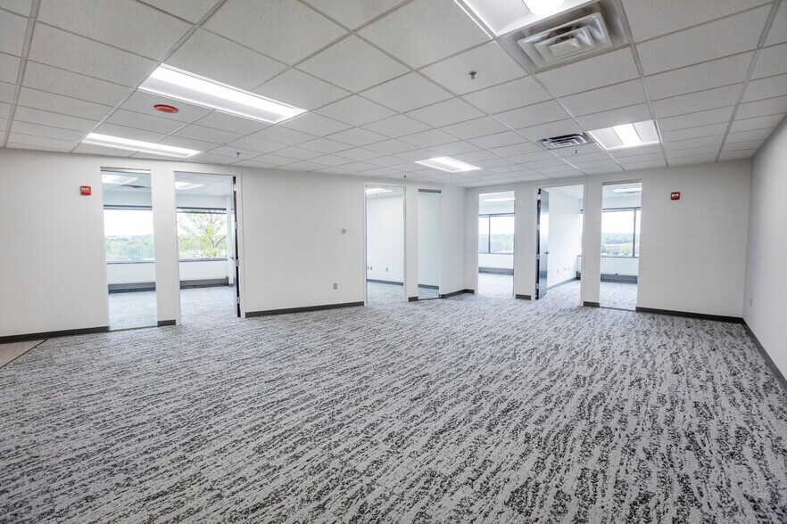 More Photos Of 13873 Park Center Rd, Herndon Office For Lease