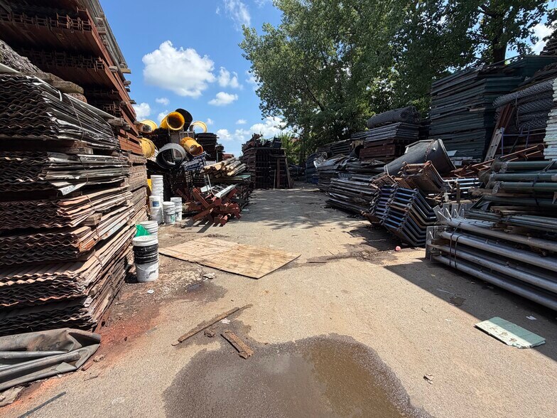 More Photos Of 150-158 E 3rd St, Mount Vernon Warehouse For Sale